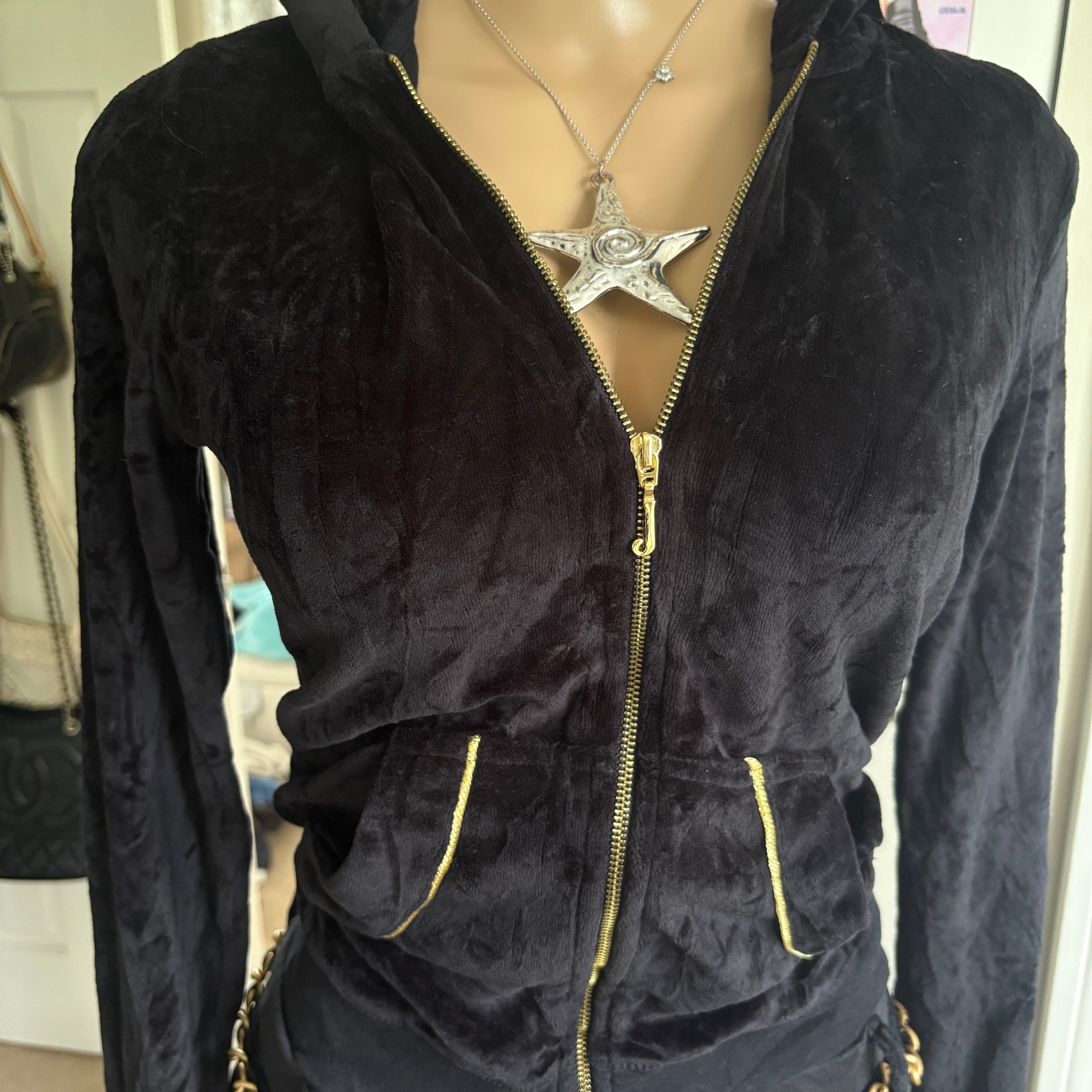 00s Juicy Couture black & gold chain tracksuit set (size S/M)