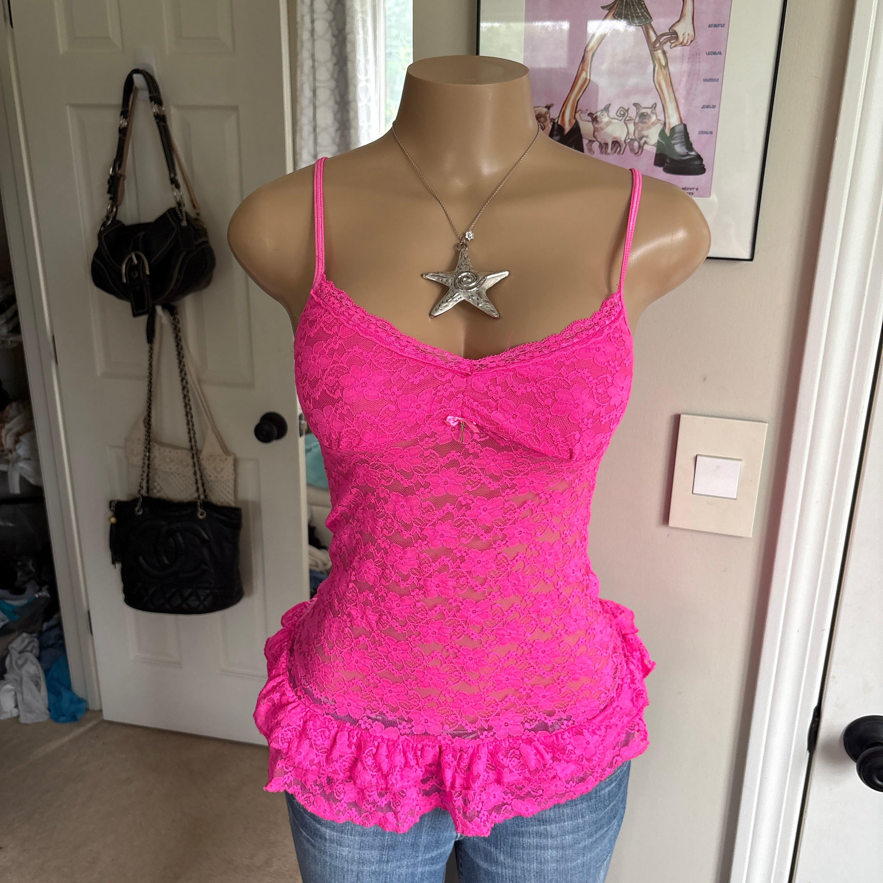 00s hot pink floral lace ruffle cami (size M)