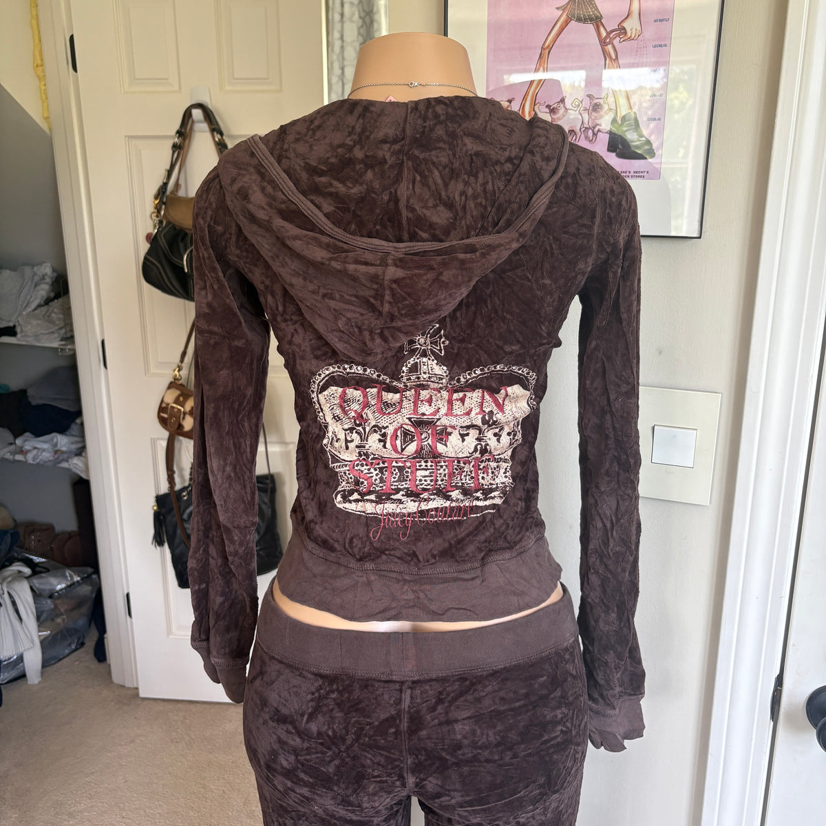 00s vintage Juicy Couture brown queen of stuff tracksuit set (size S)