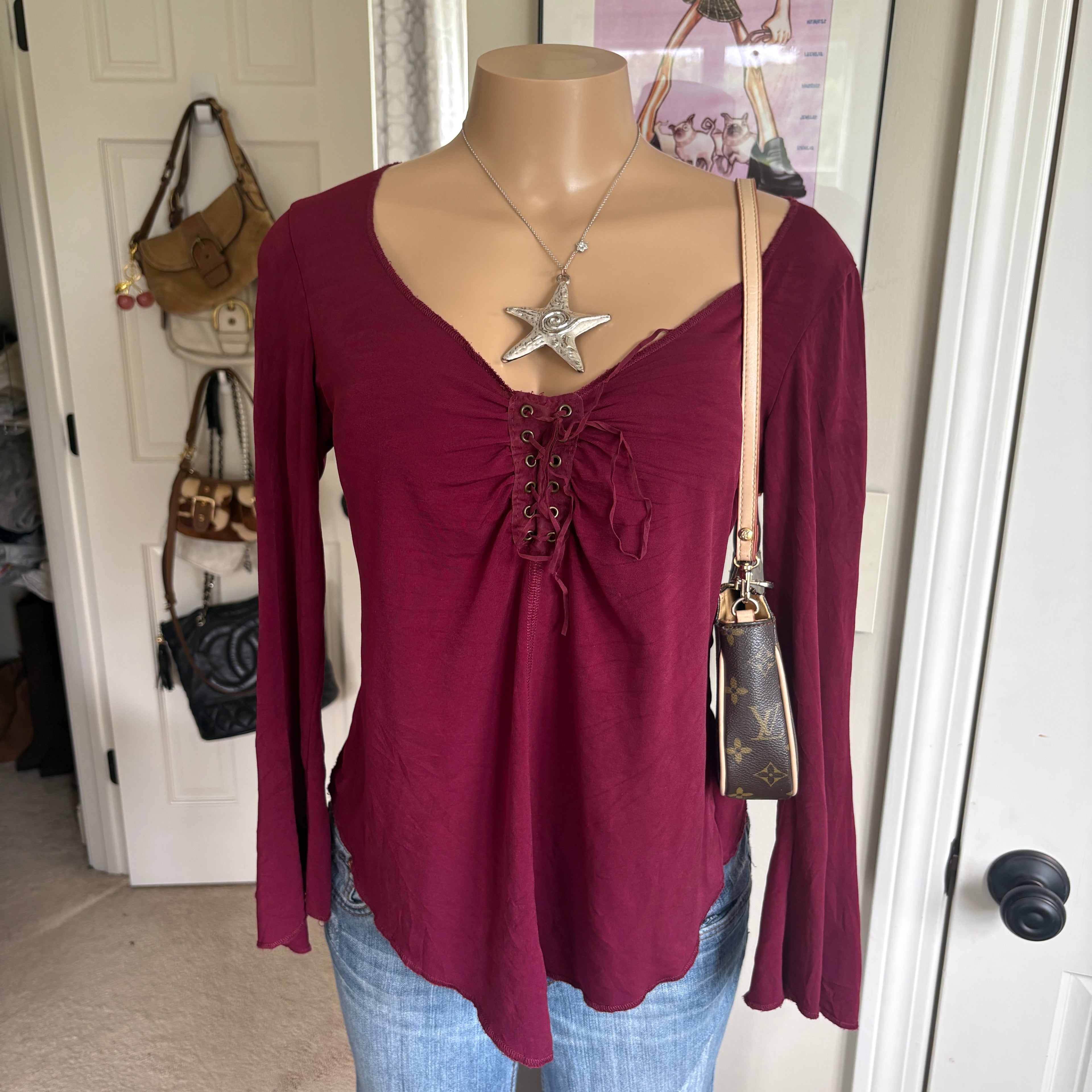 00s red western flare sleeve top (size L)