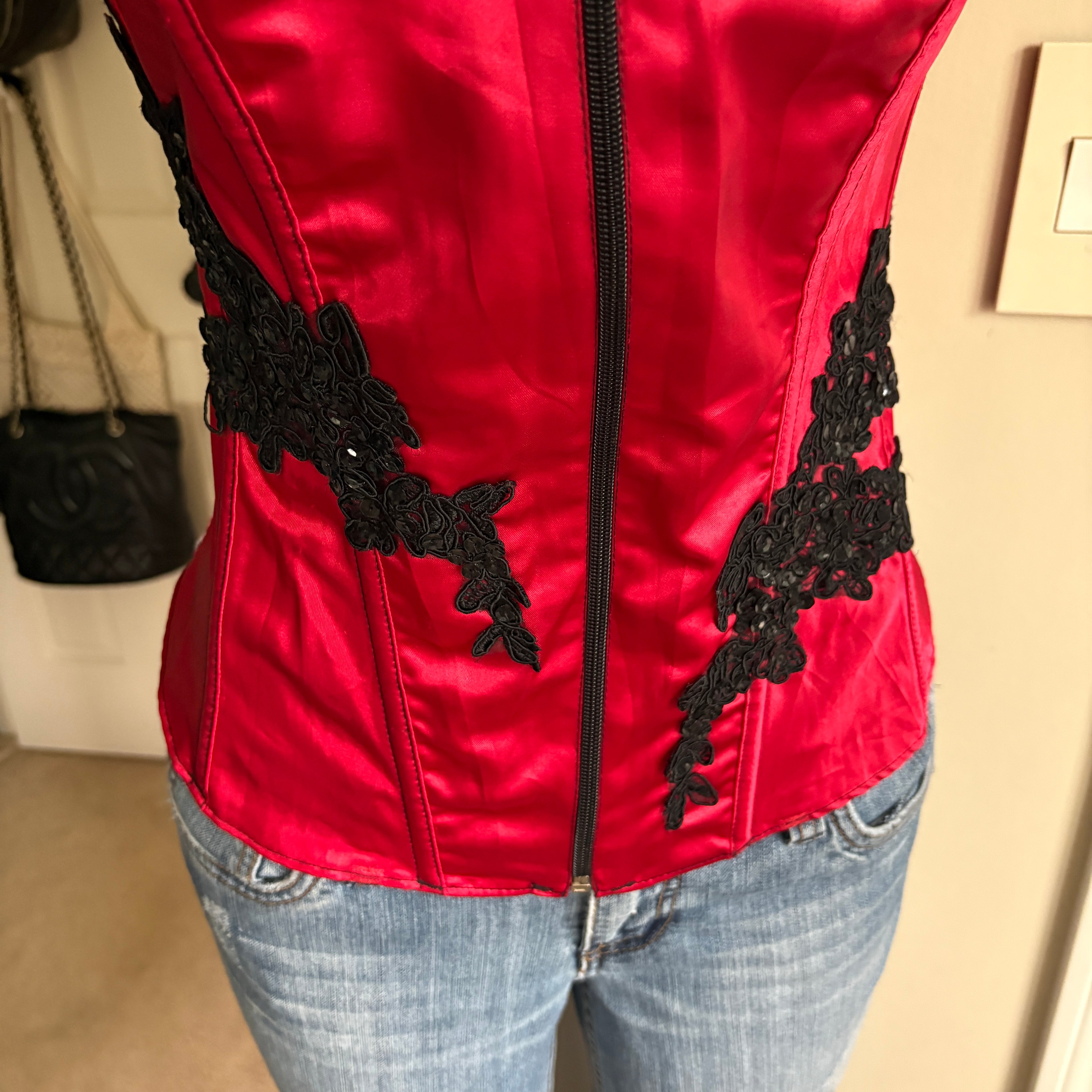 00s Frederick's of Hollywood red & black floral corset top (size S)