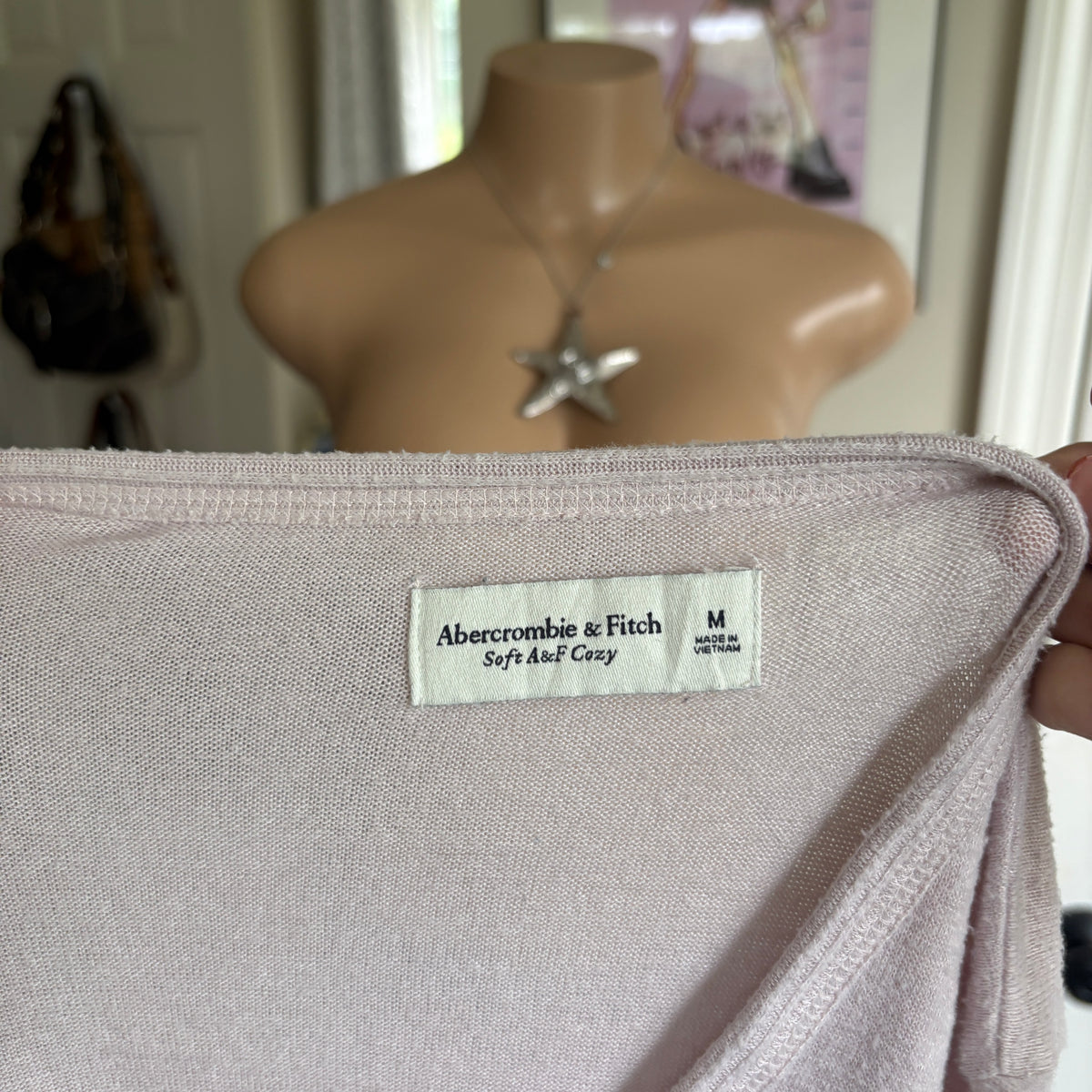 00s Abercrombie & Fitch tan beige long sleeve (size M)