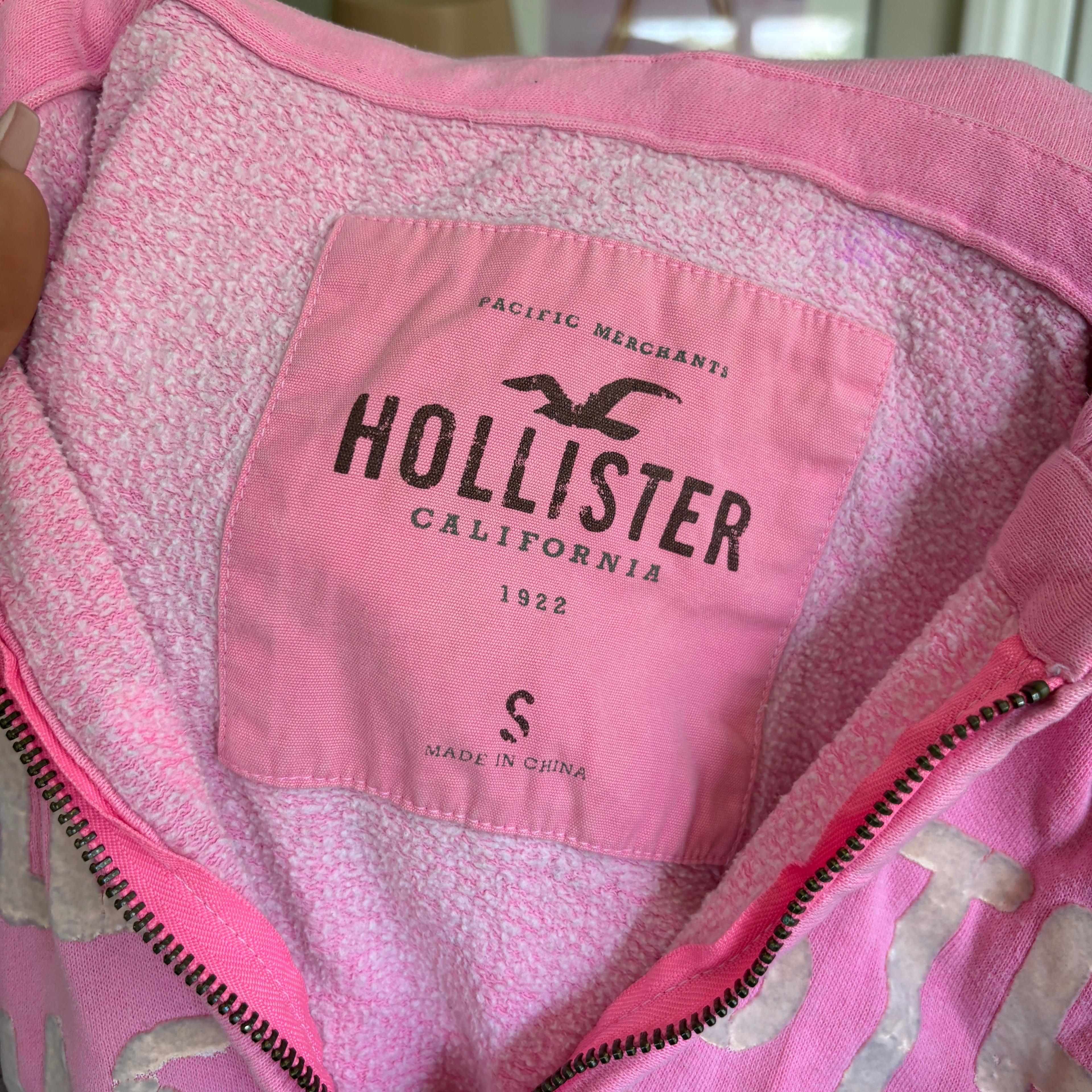 00s Hollister pink spellout zip hoodie (size S)