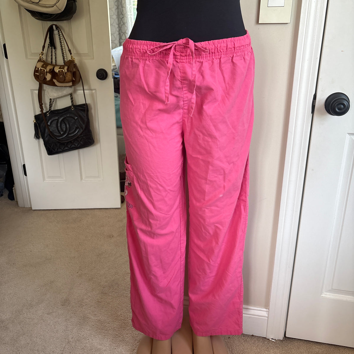 00s Betty Boop pink scrub pants (size M)