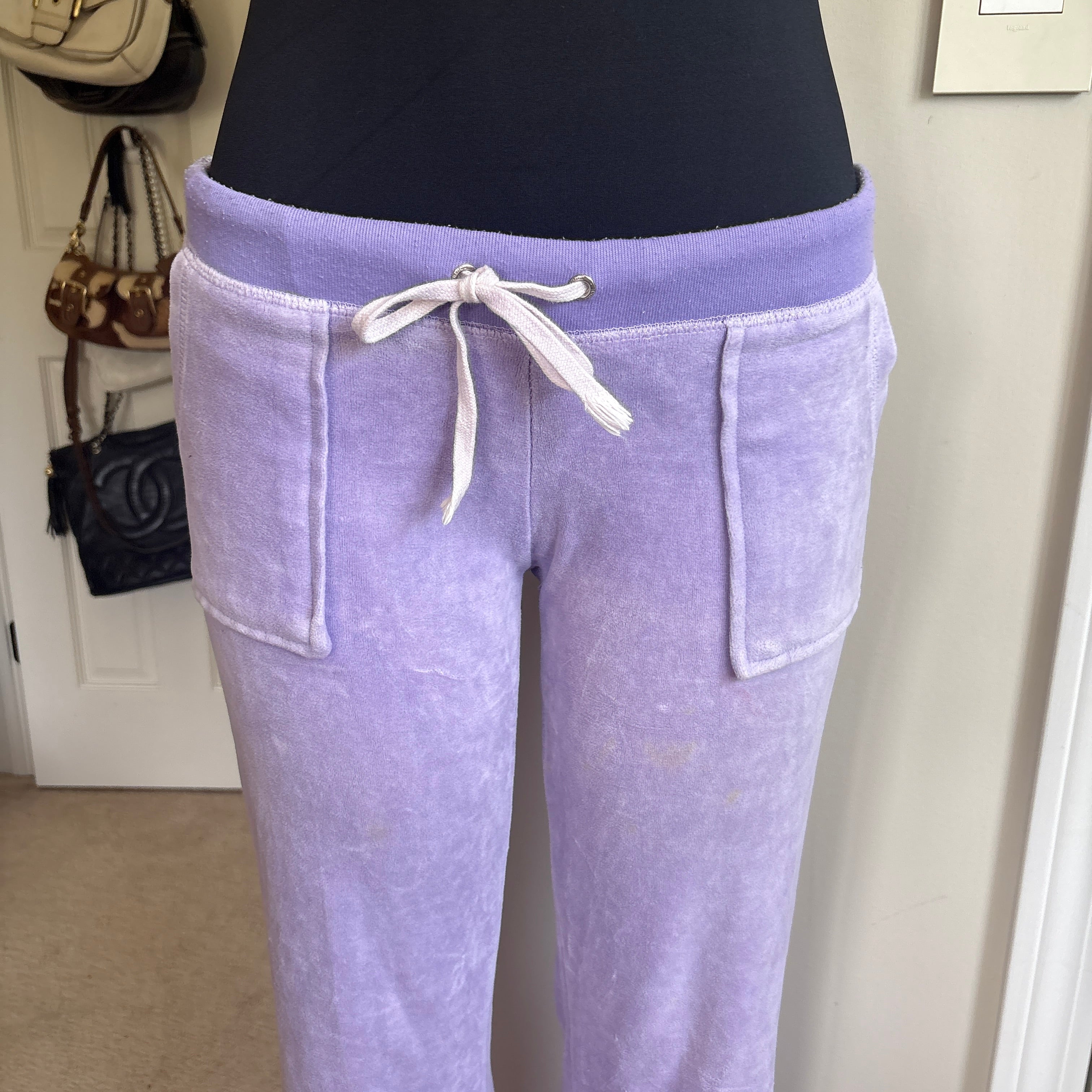 00s vintage Juicy Couture purple velour snapback sweatpants (size M/L)
