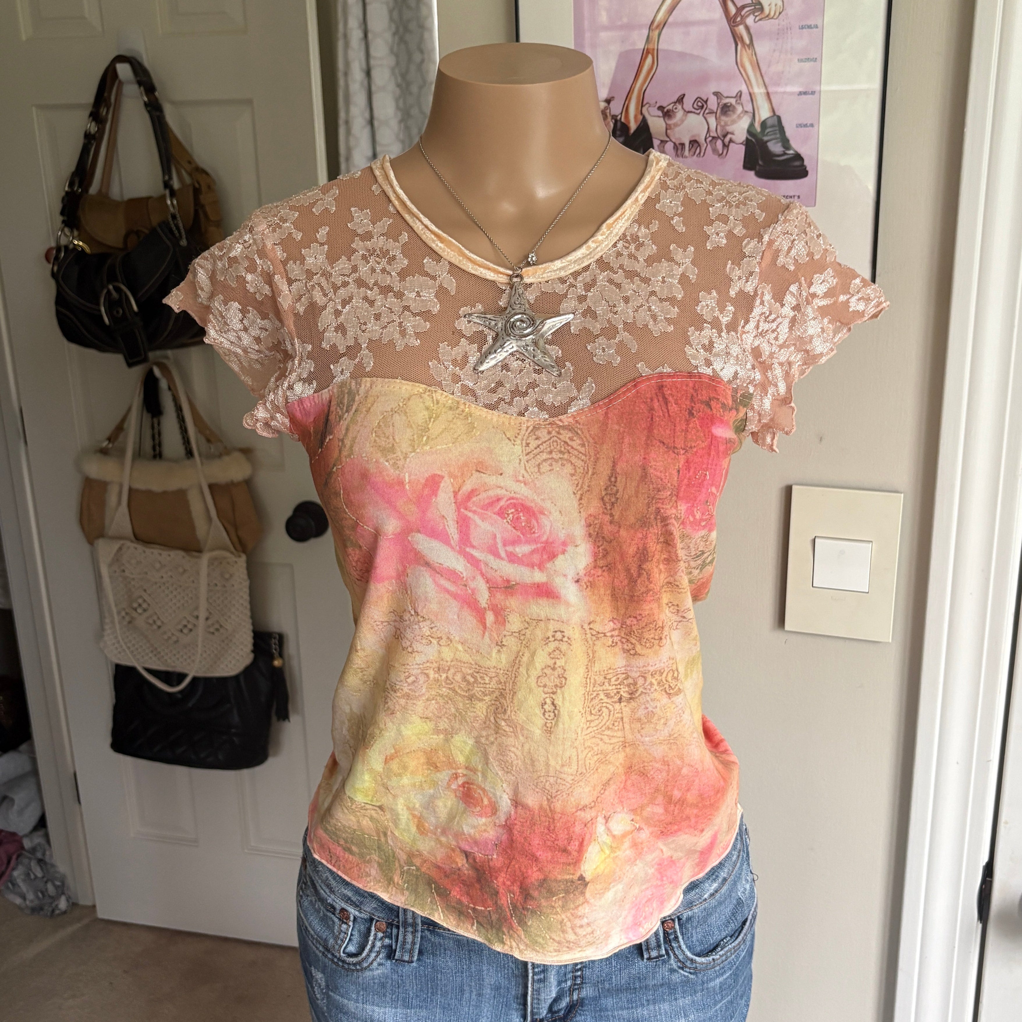 00s floral pastel lace short sleeve top (size M)