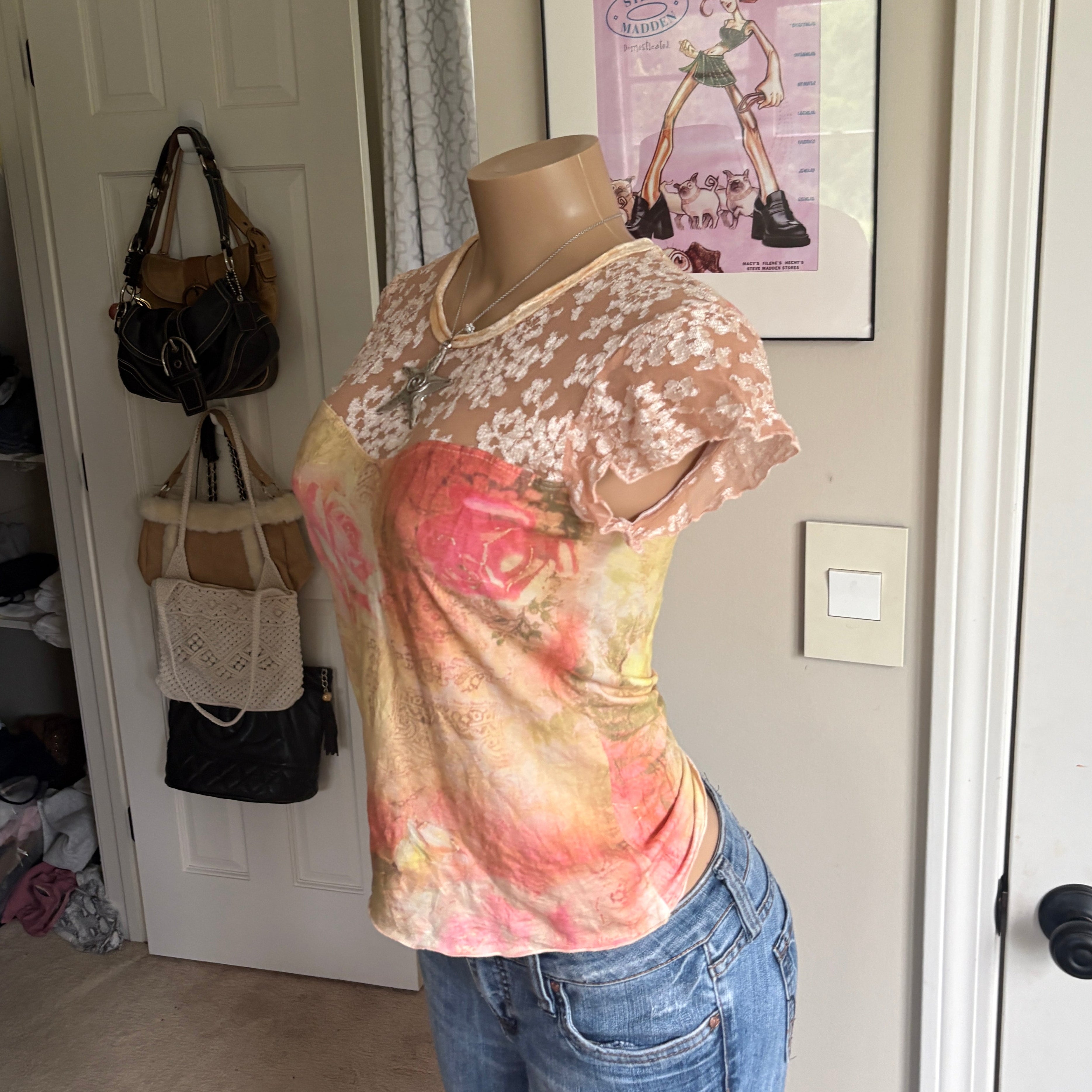 00s floral pastel lace short sleeve top (size M)