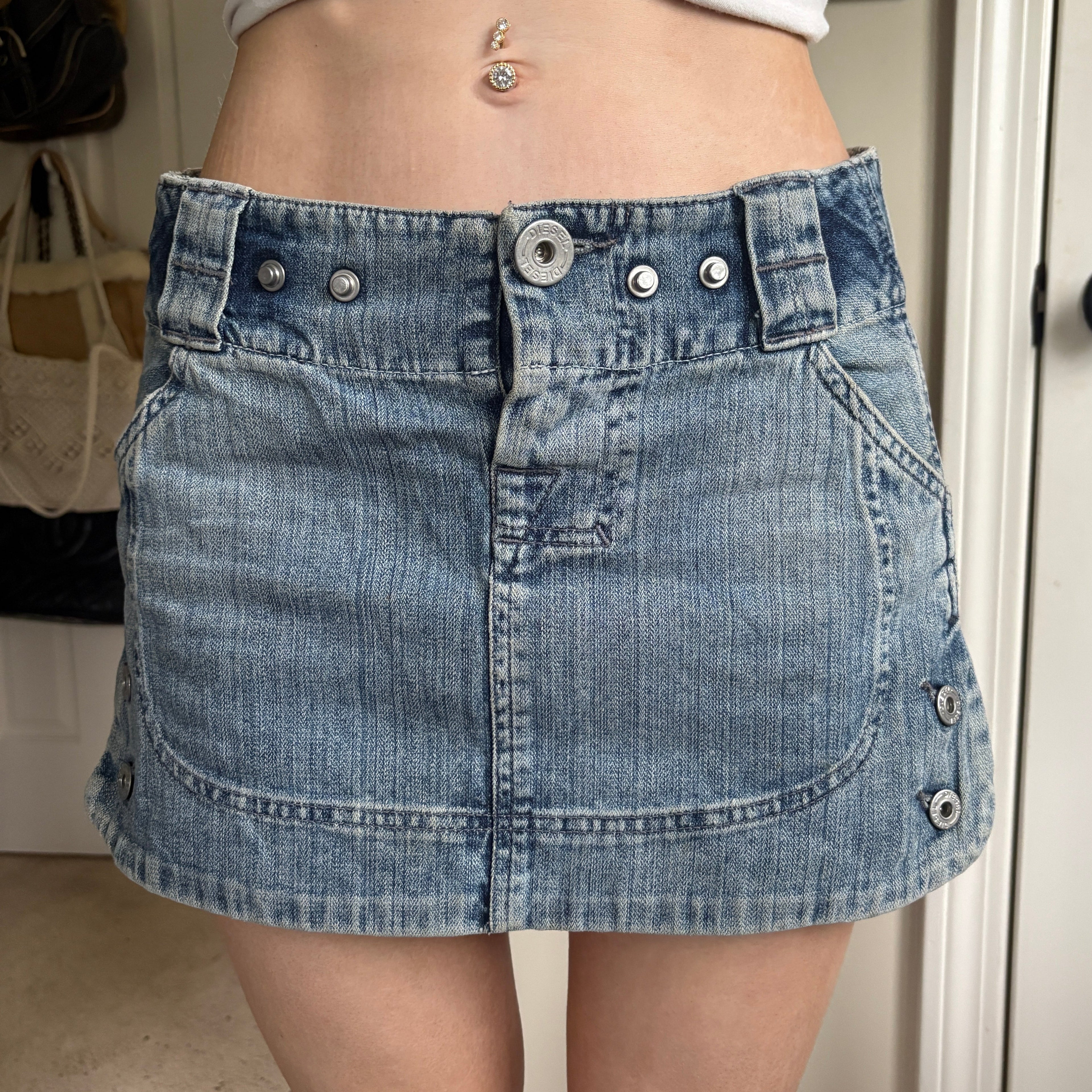 00s rare Diesel denim mini skirt (size 25/S)