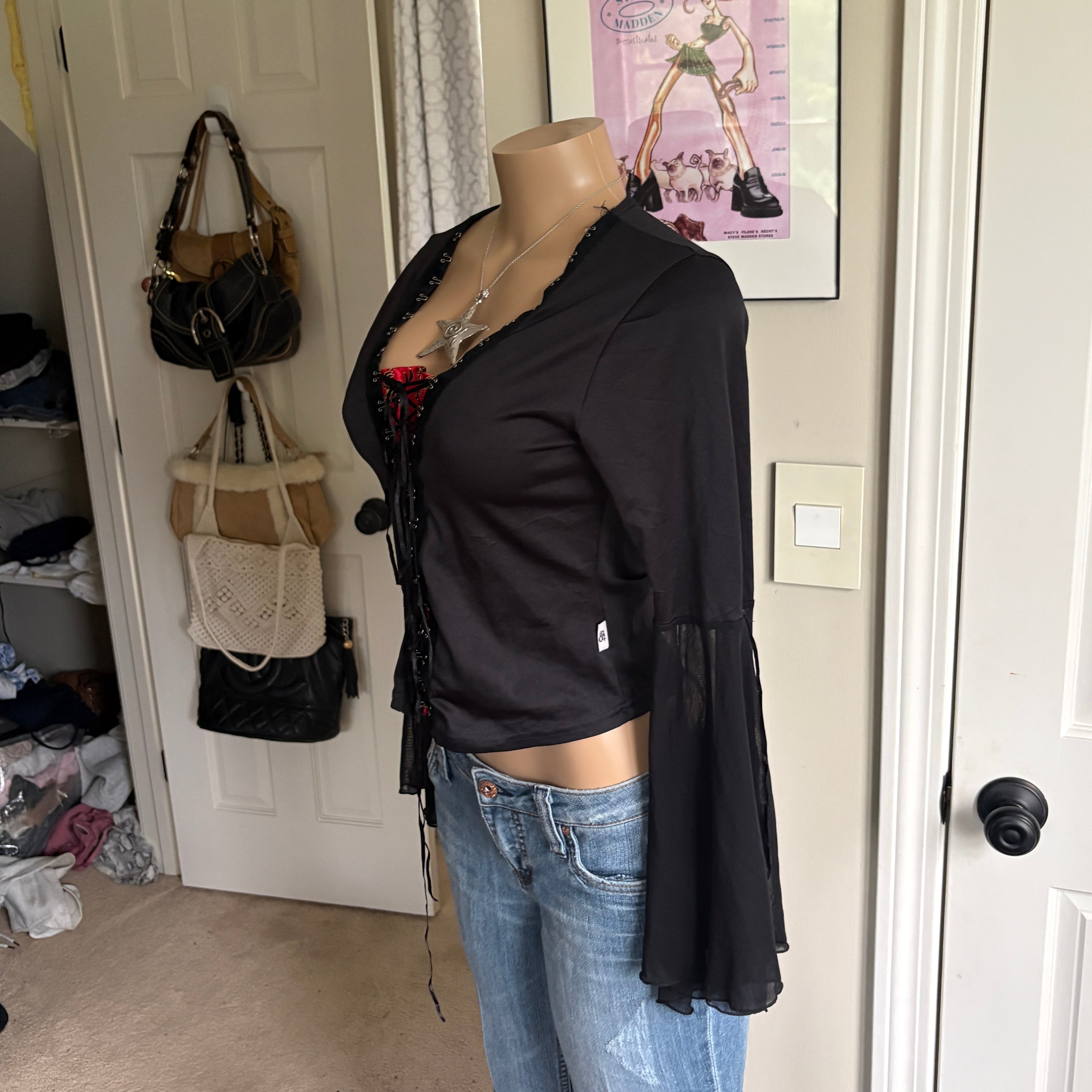 00s black and red corset lace up long sleeve (size M)