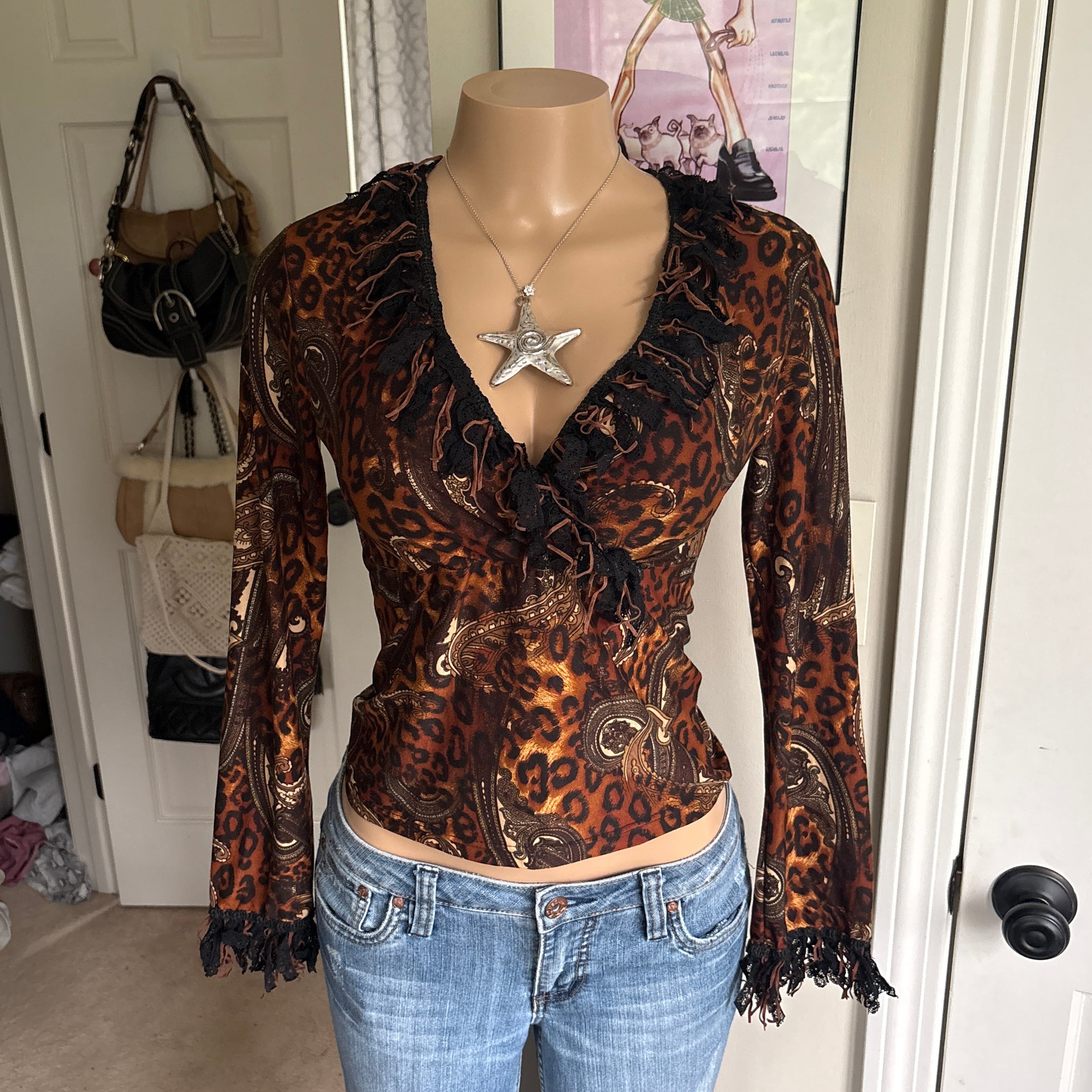 00s leopard fringe v neck bell sleeve top (size S)