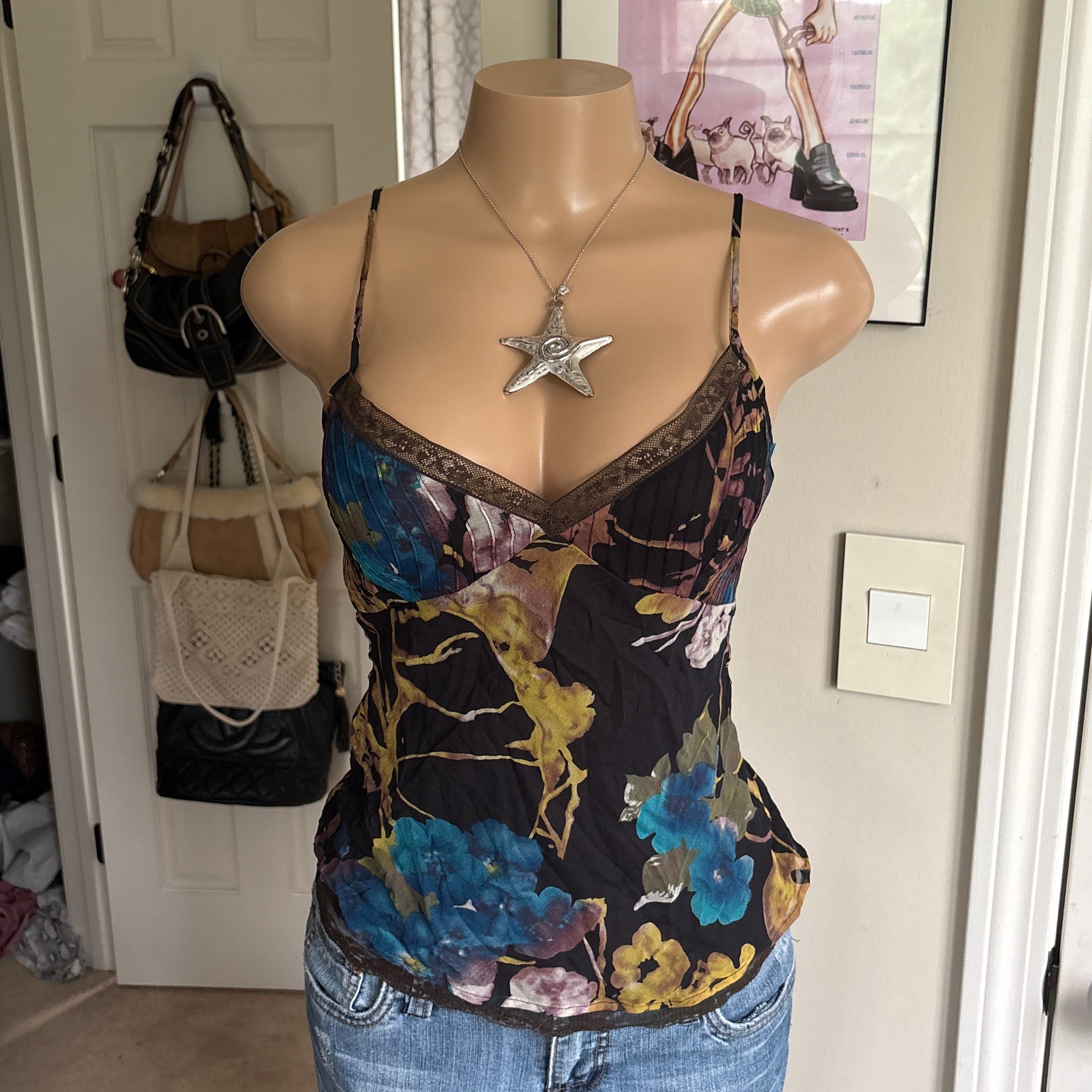 00s silk floral v neck tank top (size S/M)