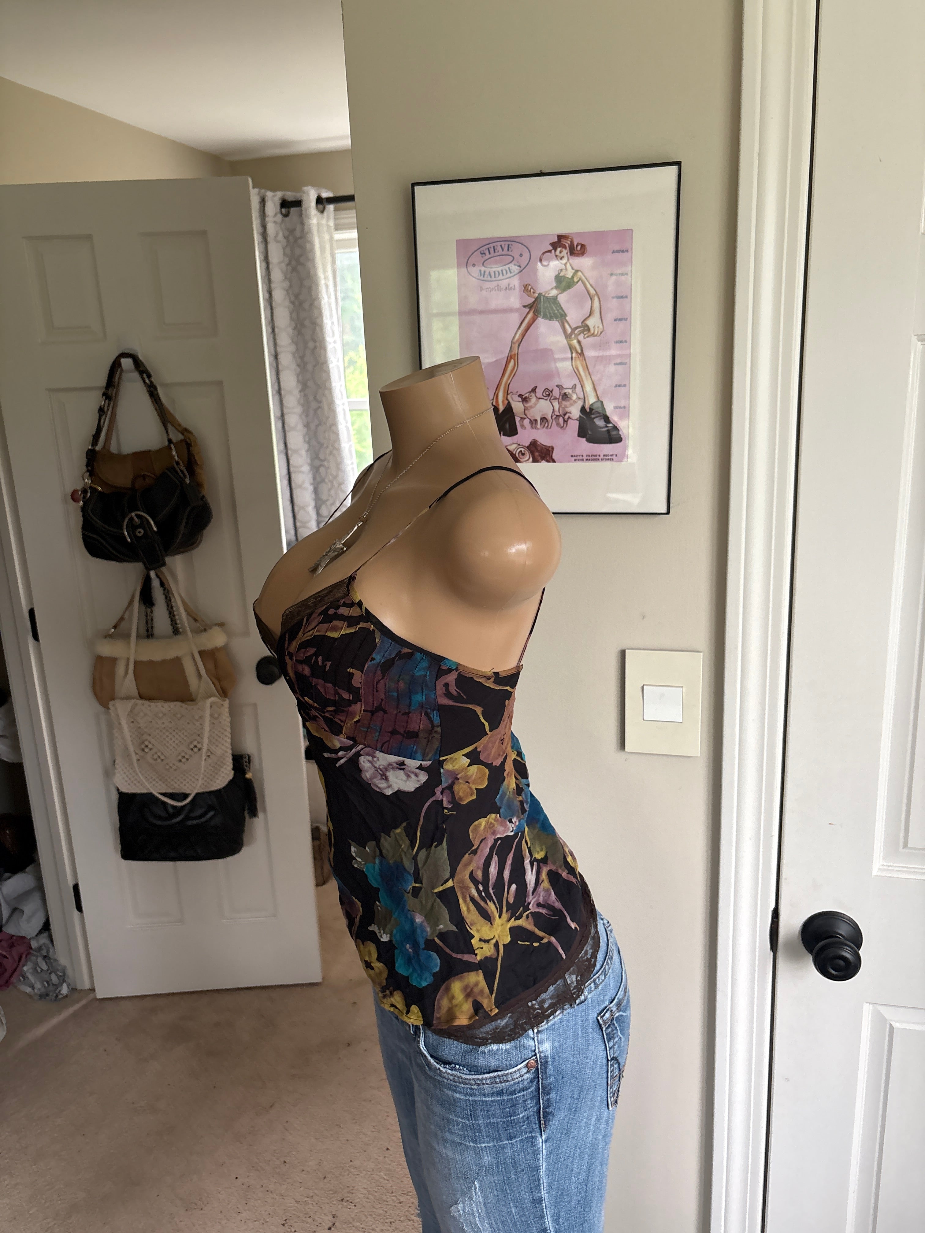 00s silk floral v neck tank top (size S/M)