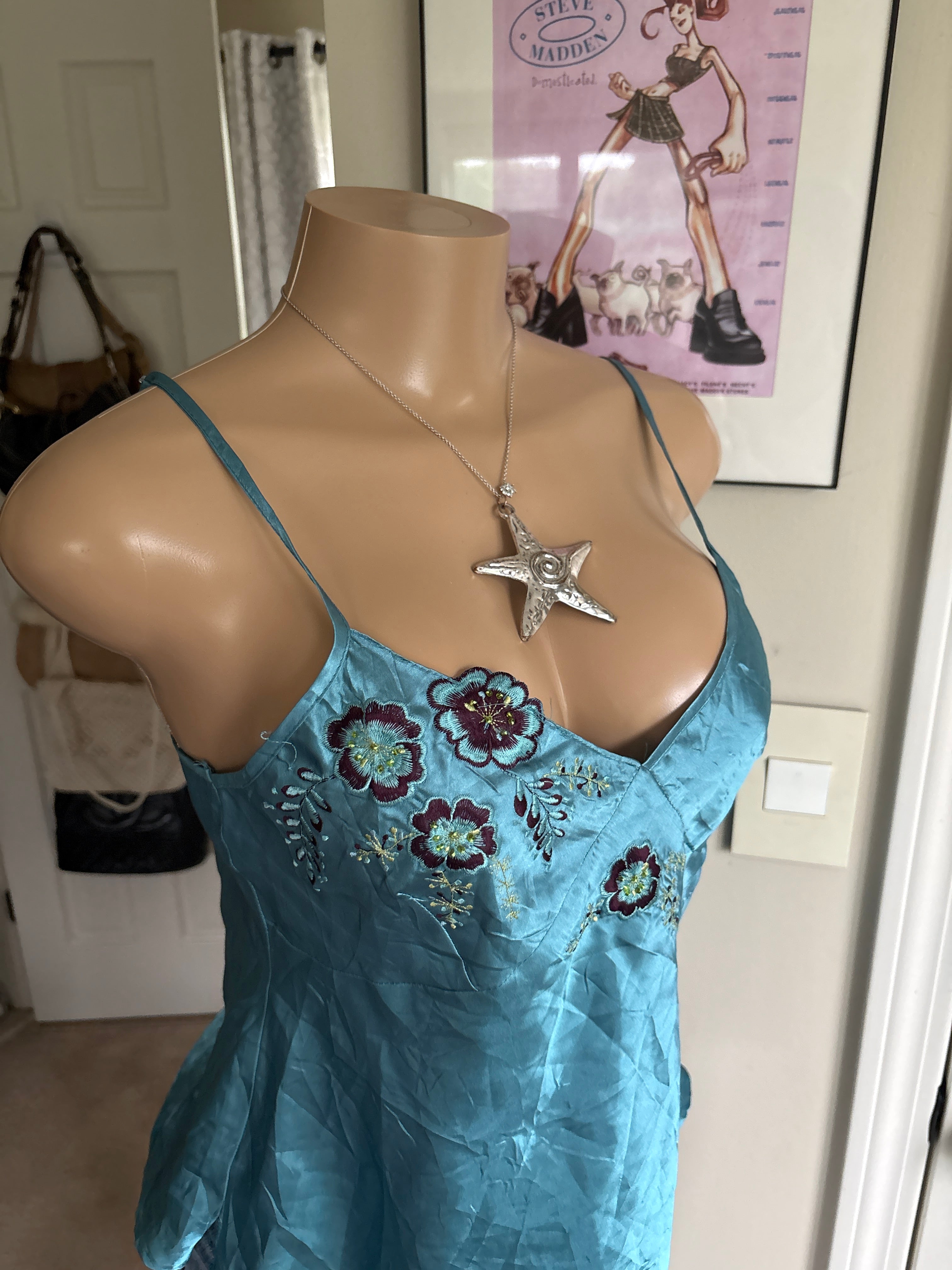 00s blue floral satin v neck tank top (size M)