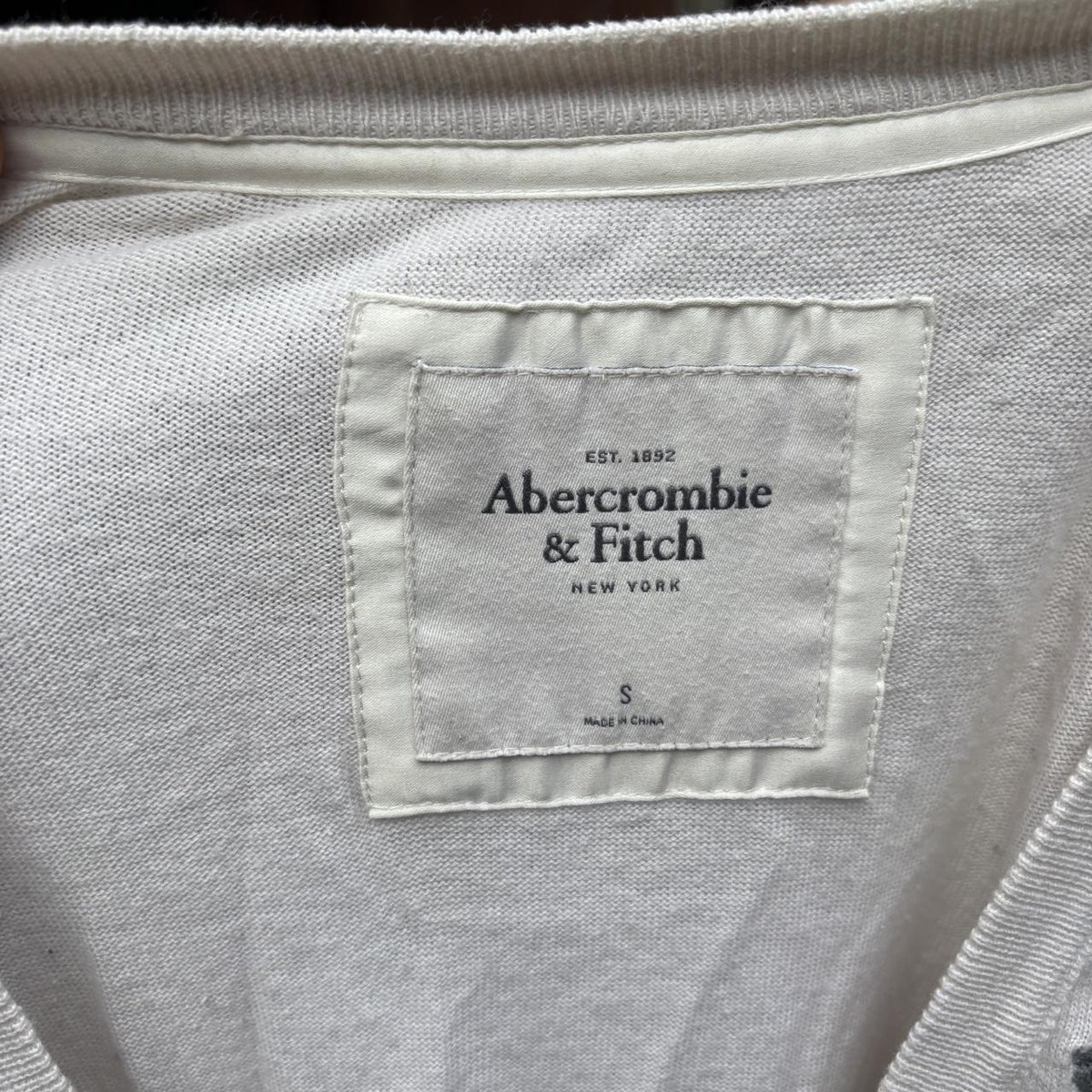 Y2K 2000s Abercrombie White Deep V Cardigan