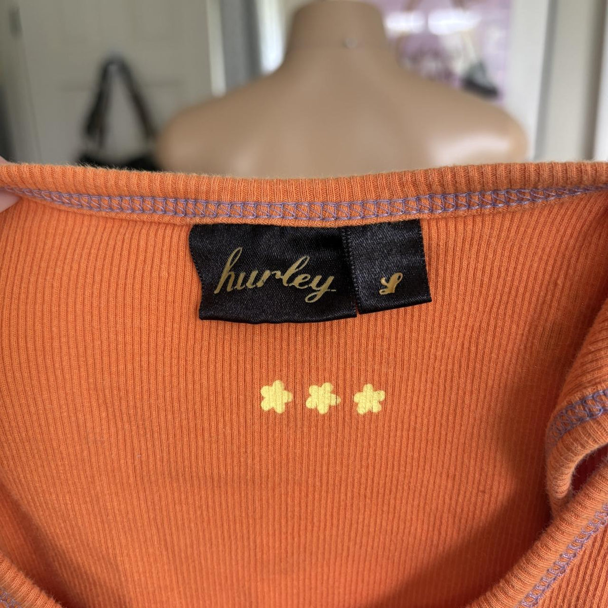 y2k 2000s Hurley spellout orange hibiscus graphic tank top