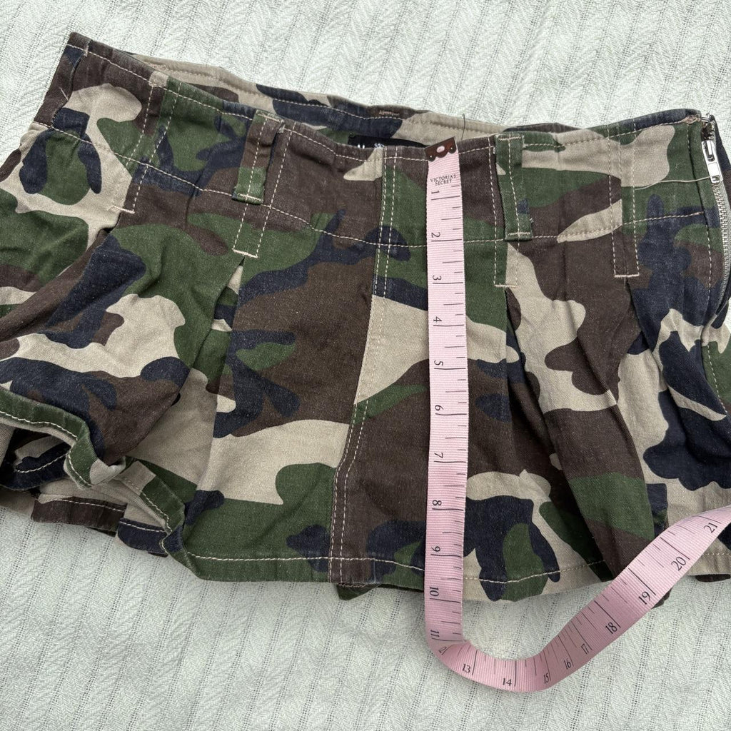 y2k 2000s almost famous camo pleated micro mini skirt