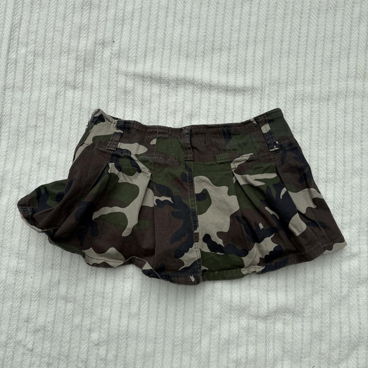 y2k 2000s almost famous camo pleated micro mini skirt